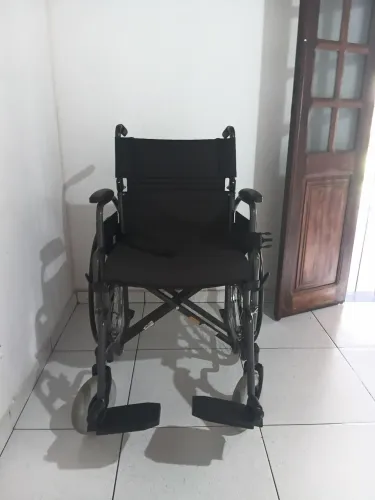 Cadeiras de rodas passeio e banho