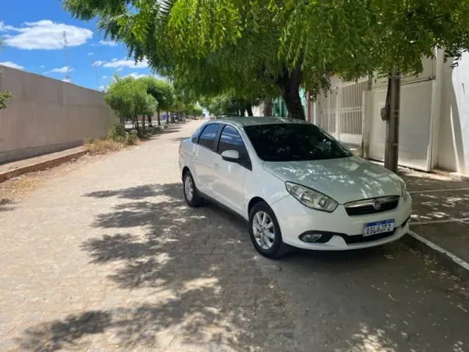 Fiat Grand Siena Attrac. 1.4 EVO F.flex 8V 2013