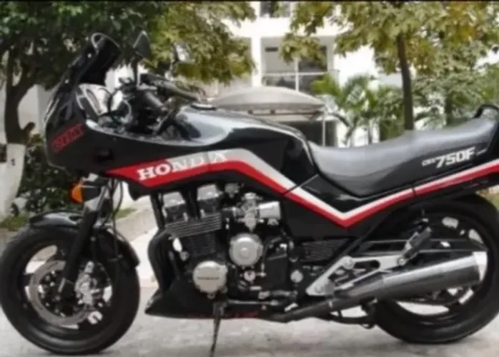 CBX 750F BLACK JAPONESA