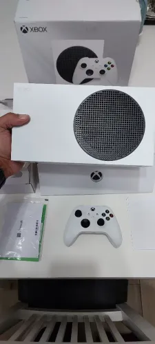 Xbox Séries S 1 TB Robot White impecável!