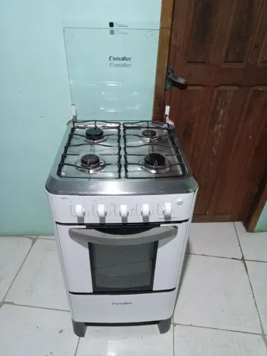 Vendo fogão 4 bocas em ótimo estado de uso 