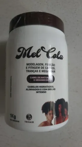 Mel cola cabelos cacheados 