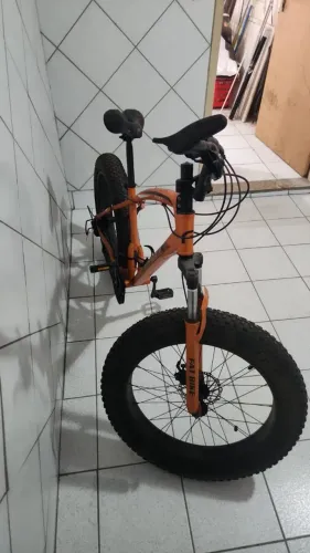 Vende-se bike fit aro 26 pneus 4.0 com marcha garfo suspensão valor 1500,00