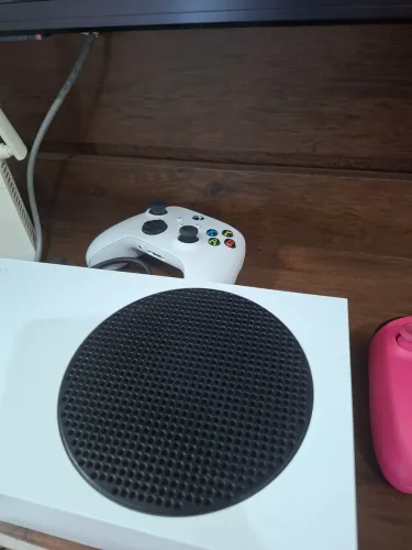 Xbox series S, novo, pouco usado. 