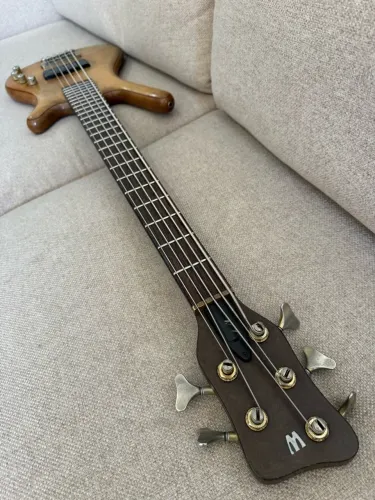 Baixo Warwick FNA 98