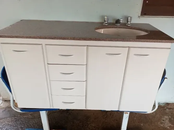 Gabinete banheiro 1,20 x 0,50