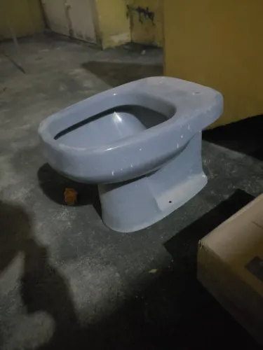 Vaso sanitário cinza