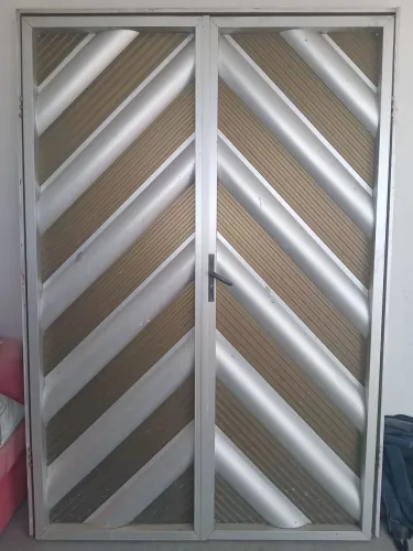 Portão de Alumínio 550,00$ leia o anúncio!