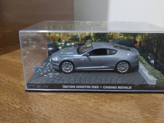 Miniatura de carro 007 Aston Martin