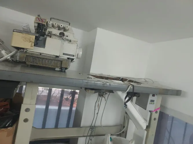 Máquina Ponto Cadeia Industrial Motor Eletrônico Usada