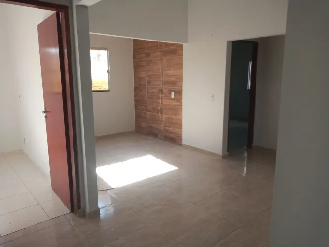 Aluga se casa com 3 quartos e 2 banheiros, na rua do hotel aldeia, Pedro Afonso Tocantins.