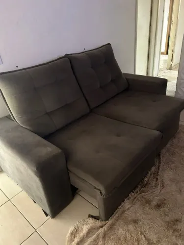 Sofá retrátil cinza 2 lugares