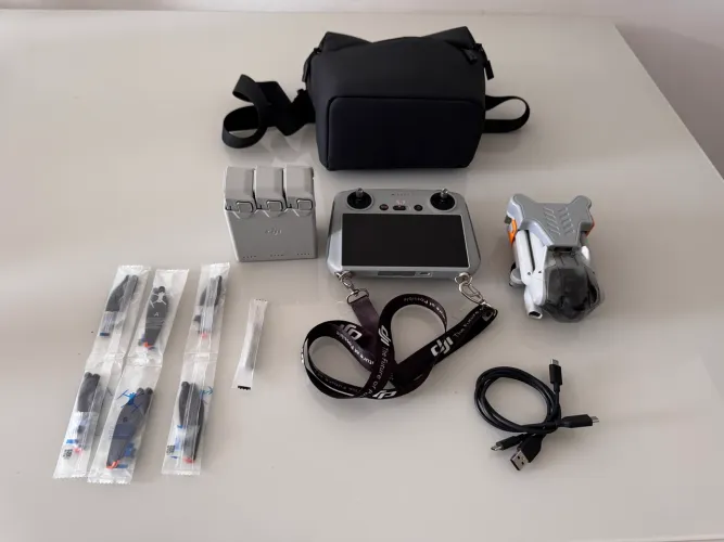 Drone DJI Mini 3 Fly More Combo (Com tela) BR