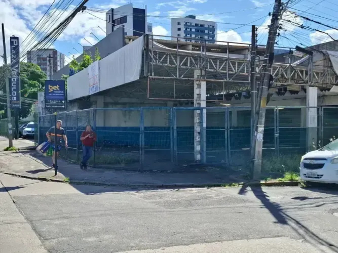 ESQUINA ESTRATÉGICA NA ABDIAS DE CARVALHO VISIBILIDADE QUE VENDE