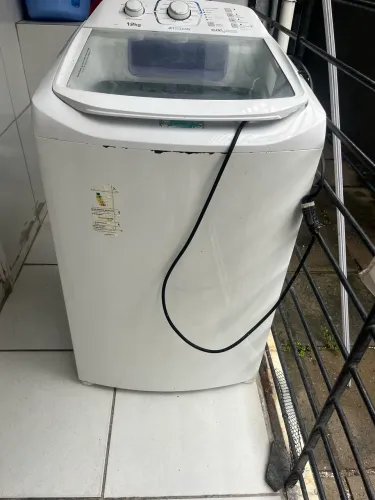 Máquina 12kg Electrolux.