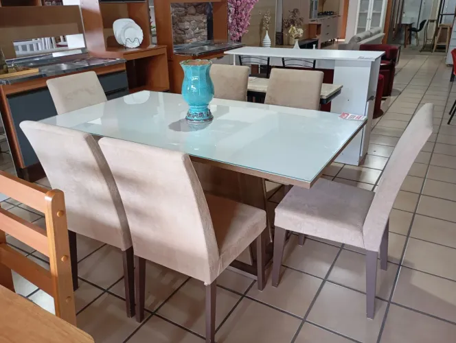 Mesa com 6 lugares