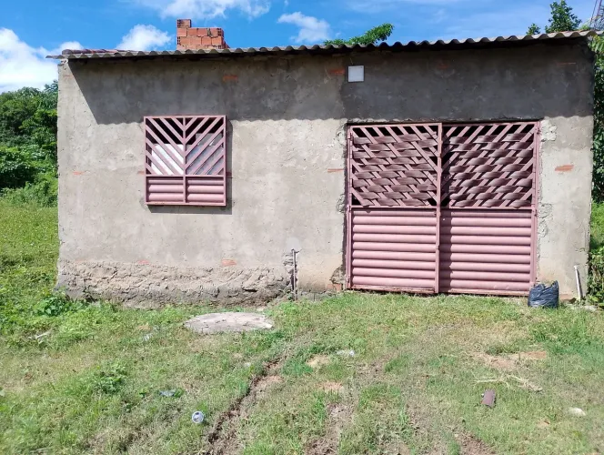 Vende se uma casa 