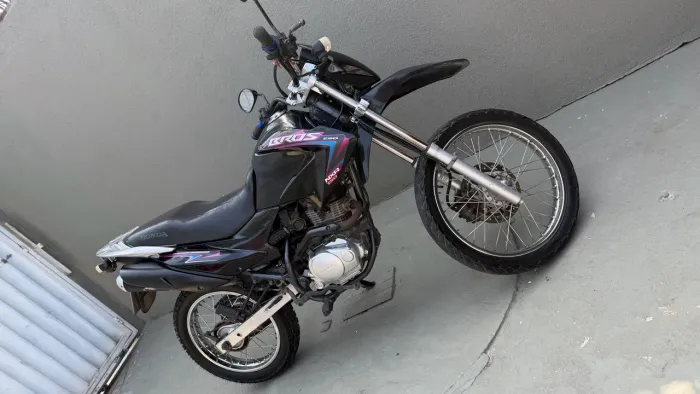 Broz 150c abaixo da file