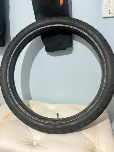 Pneu Metzeler Dianteiro 80/90-21 (Lander)+ Câmara Original - Apenas 1200km