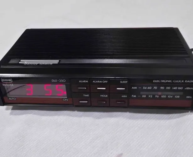 RÁDIO RELÓGIO ANOS 70