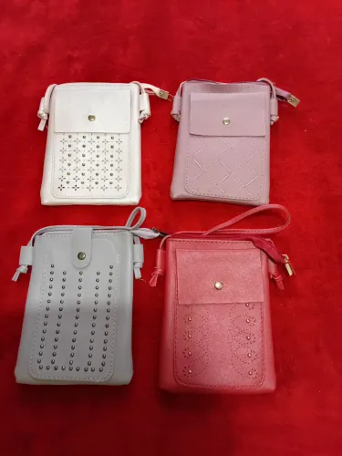 4 bolsinhas por 80,00