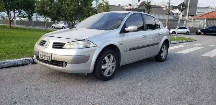 Renault Megane Sedan Dynamique 2.0 16V Mec. 2008