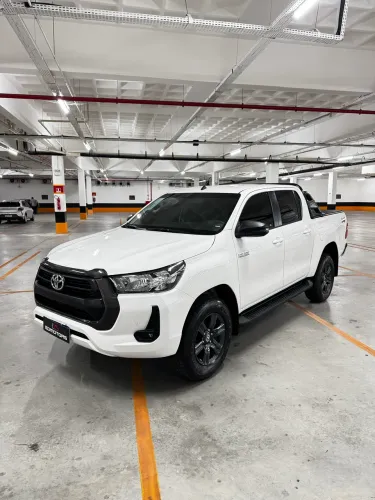Toyota Hilux CD SR 4X4 2.8 TDI Diesel Aut. 2026