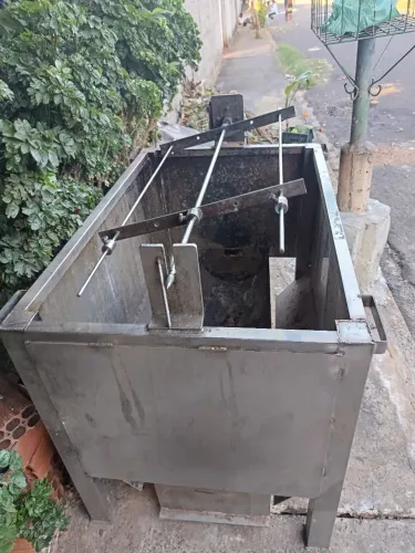 VENDO CHURRASQUEIRA INOX GIRATÓRIA