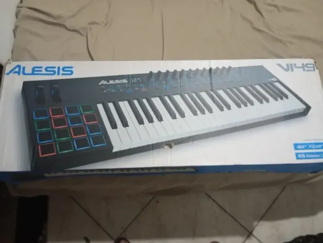 Midi Controlador Alesis VI49