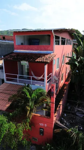 Casa mobiliada com 3 quartos, terraço e 234 m² no Jardim Savóia - Ilhéus