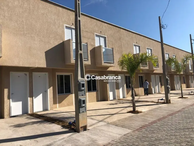 Sobrado a venda com 2 quartos, Condomínio Villa Florença Residencial , Bairro Mineirão - S