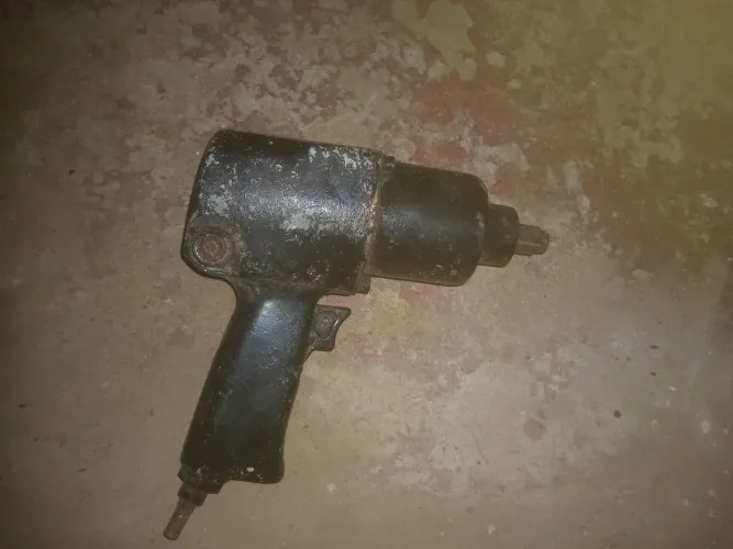 Chave de impacto para roda de veículo e Borracha ri a