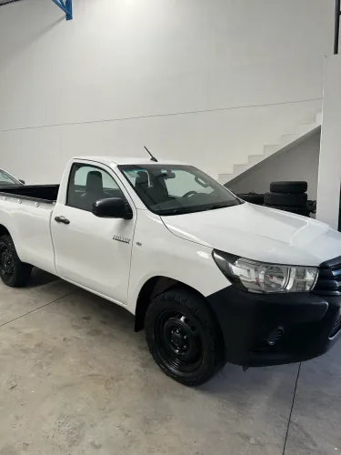 Toyota Hilux CS 4X4 2.8 TDI Diesel Mec. 2023