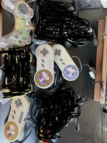 Lote controles paralelos playstation super Nintendo (precisam de reparo - no estado)