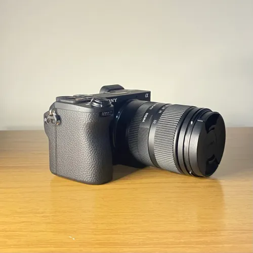 Sony a6700 + Sigma 18-50mm 2.8
