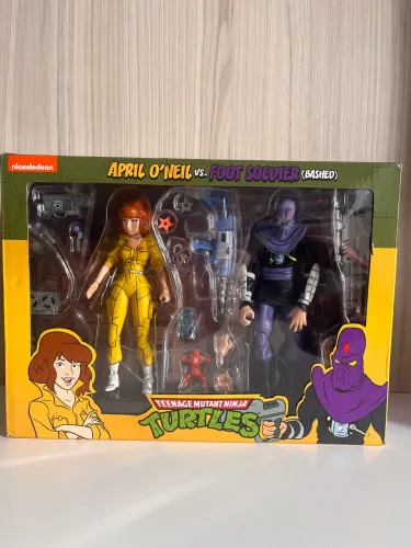 TMNT April O?nil e Foot Soldier Neca