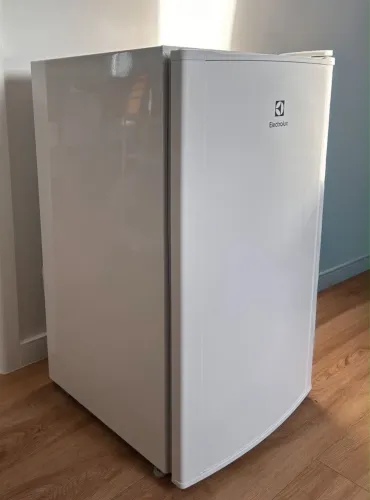Frigobar Eletrolux RE120