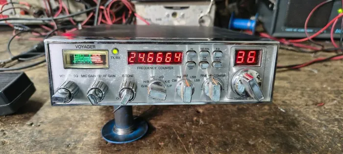 Vendo rádio Px Voyager vr94 Voyager 158dx e um cobra 148 gtl