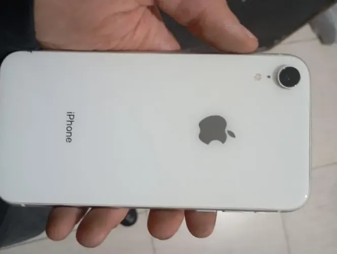 iPhone XR 128g ?LEIA?