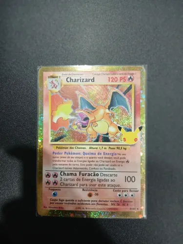 Carta pokemon tcg charizard 30 anos
