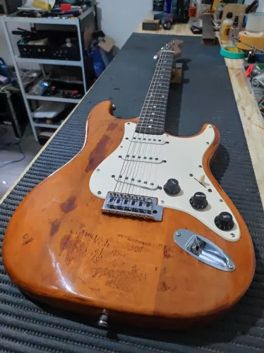Guitarra Stratocaster