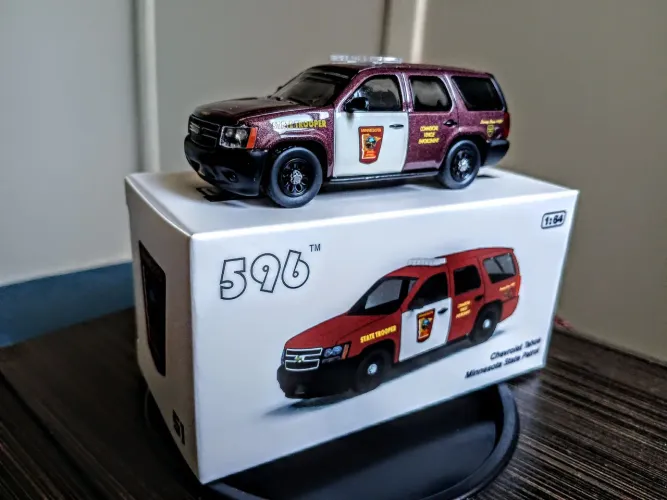 Miniatura 596 Models Chevy Tahoe Minnesota Police 1/64