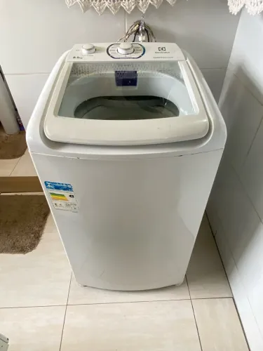 Máquina de lavar semi nova