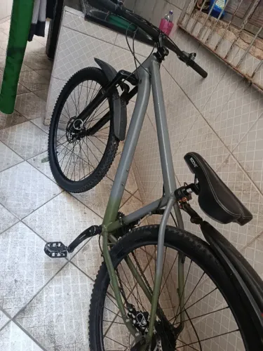 Bicicleta aro 29 com 7 marchas 