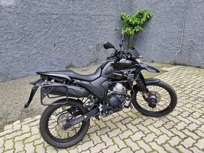 Lander 2022 muito nova