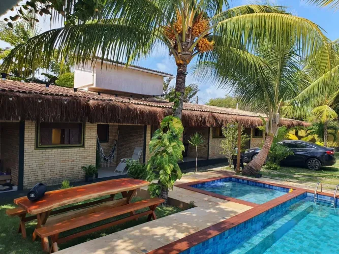 Pousada 6 chalés, área de lazer com piscinas, próxima ao chapadao