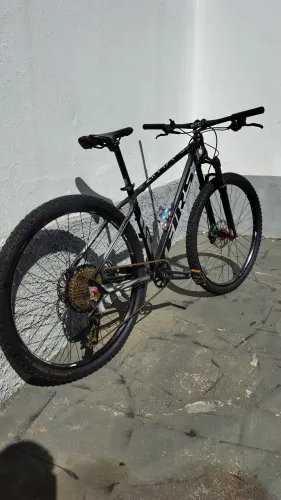 Bicicleta First Athymus aro 29