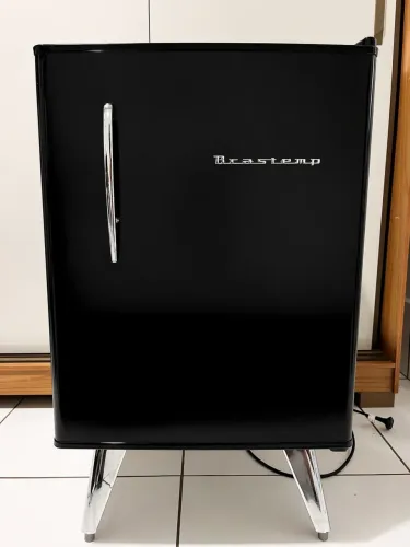 Vende-se frigobar brastemp