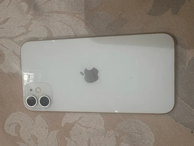 Celular iPhone 11 pra retirar peça