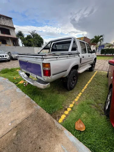 Toyota Hilux CD SR5 4X4 2.8 Diesel 2000